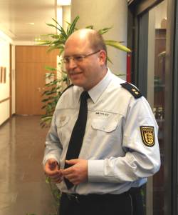 Stefan Ritz leitet seit November das Polizeirevier in der Ostendstraße. Der Cannstatter, der in Stuttgart-Ost wohnt, kennt sein Revier bestens.Foto: Kuhn